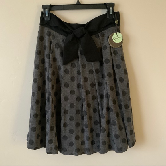 Eva Franco Polkadot Knit Pleated Circle Skater Skirt - Picture 9 of 10